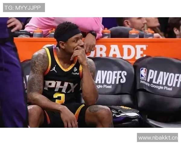 霍福德背靠背缺席邓利维强调监控轮换球员的重要性 霍福德背靠背缺席邓利维强调监控轮换球员的重要性