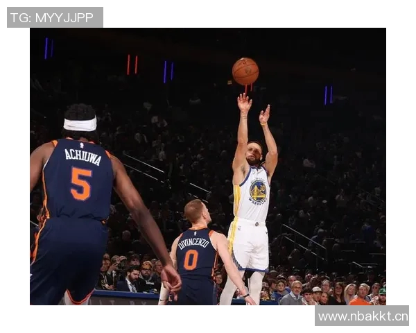 克莱状态回暖三分球表现出色11投5中贡献14分1篮板 克莱状态回暖三分球表现出色11投5中贡献14分1篮板