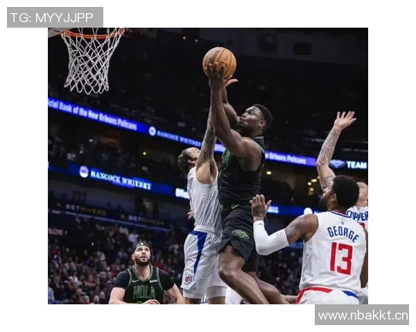 锡安上半场表现抢眼15分钟内贡献8分9板3助3断2帽展现实力 锡安上半场表现抢眼15分钟内贡献8分9板3助3断2帽展现实力