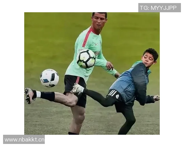 弗朗西斯科王入选葡萄牙U16大名单C罗儿子迷你罗同队引关注 弗朗西斯科王入选葡萄牙U16大名单C罗儿子迷你罗同队引关注