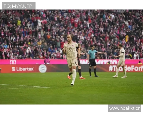 差点出事!热刺后场出球被断,勒温得球后扫射高出横梁 差点出事!热刺后场出球被断,勒温得球后扫射高出横梁