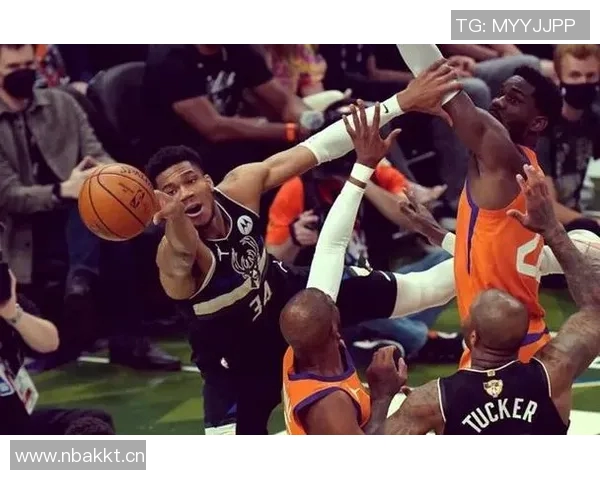 字母哥三分命中率高达67进化中的希腊怪兽引领雄鹿新篇章