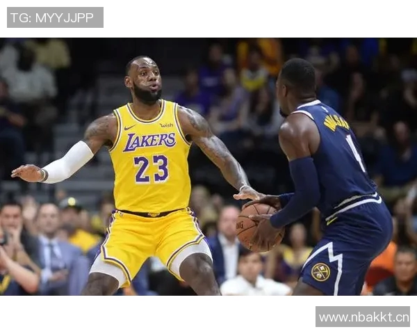 老詹在湖人战术体系中的定位分析与角色转变探讨