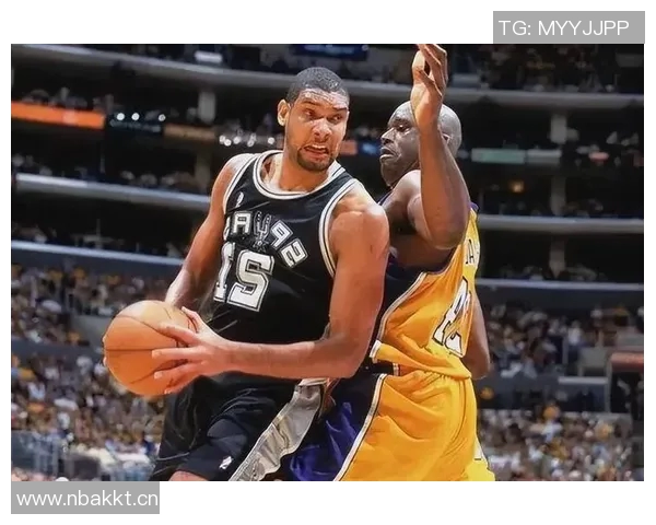 历史第四人埃迪单场狂砍30分15板3帽命中率高达75追平邓肯与奥尼尔辉煌成就