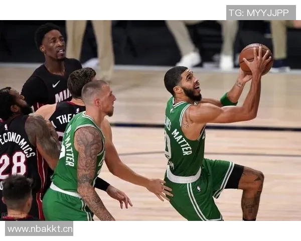 何文炜关键时刻表现出色全场贡献10分6板6助3断助力球队胜利