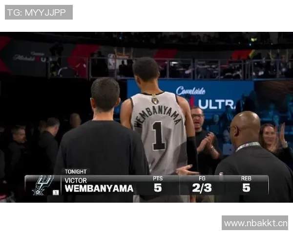 内外支柱米奇约翰逊称文班在得分困难时依然展现巨大影响力 内外支柱米奇约翰逊称文班在得分困难时依然展现巨大影响力