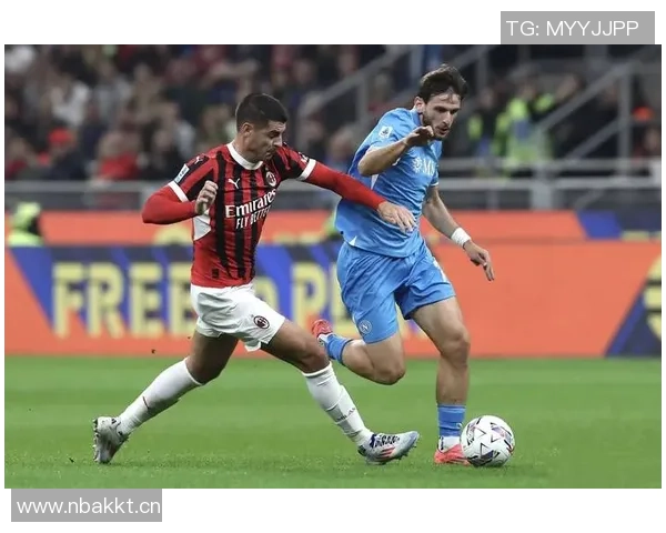 AIC评选上赛季意甲最佳阵容国米五将入选劳塔罗赖因德斯小麦在列