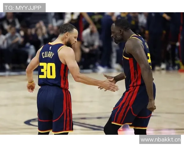 库里赞追梦重拾组织能力赛季初期如同无人区的挑战与机遇 库里赞追梦重拾组织能力赛季初期如同无人区的挑战与机遇